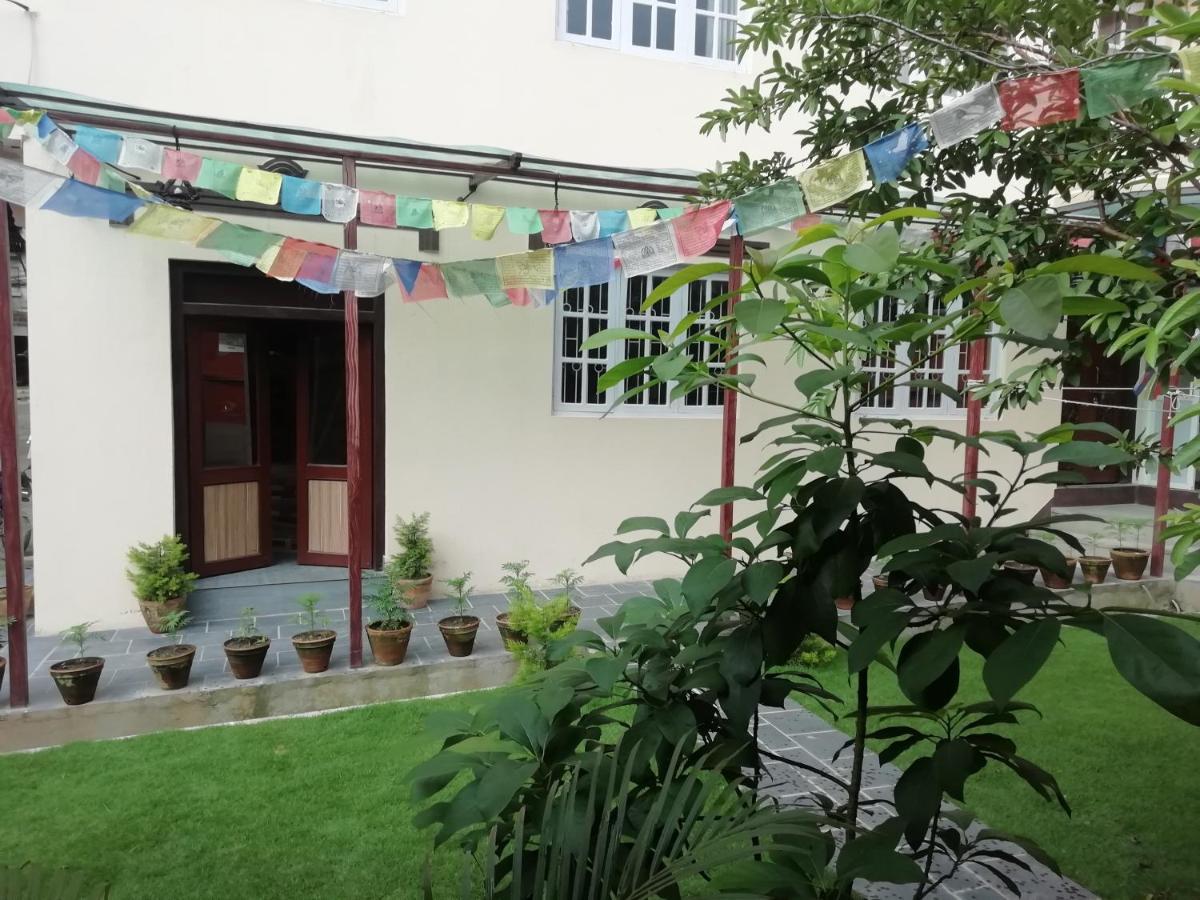 Hotel Chhimeki Kathmandu Bagian luar foto
