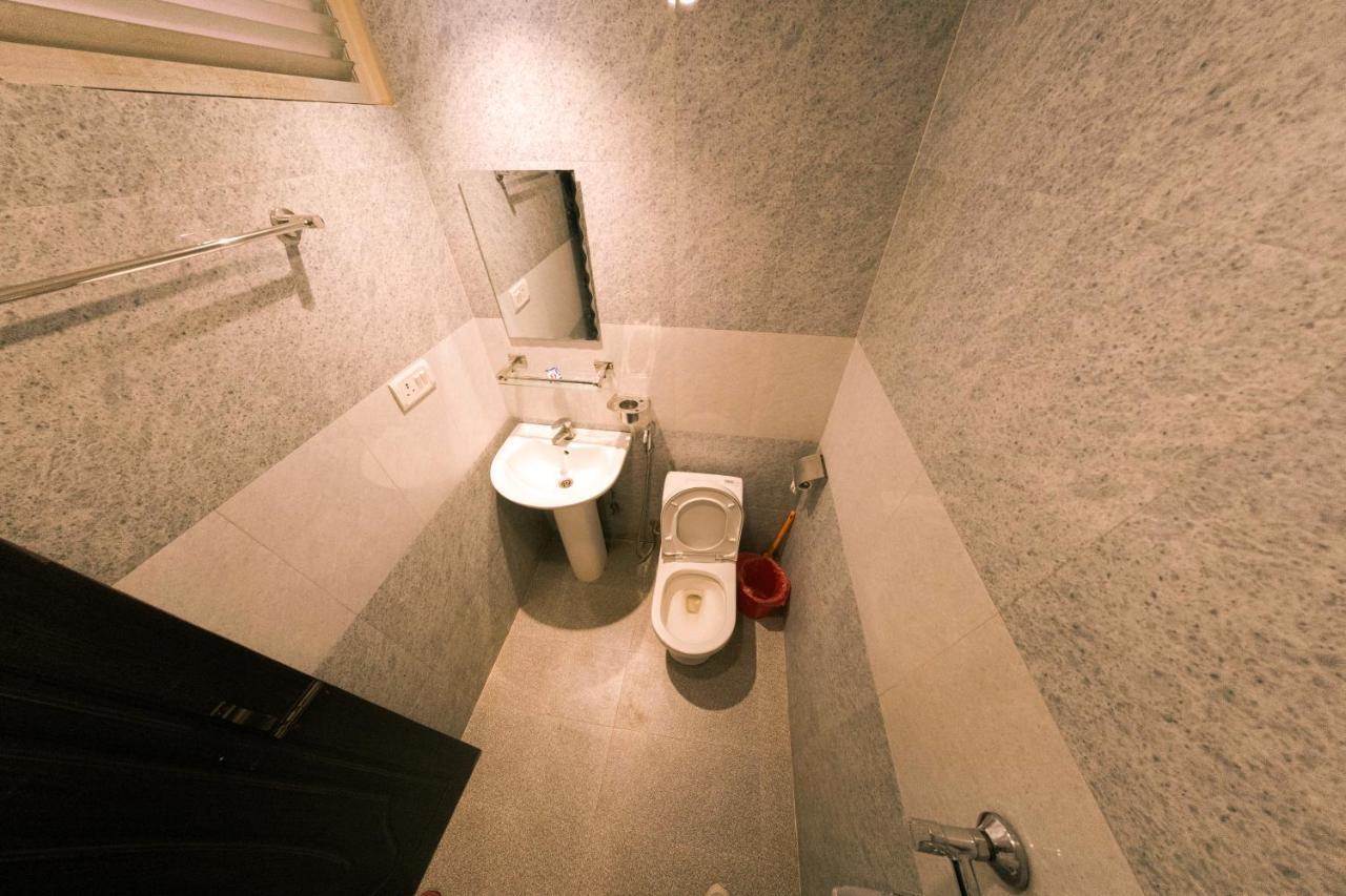 Hotel Chhimeki Kathmandu Bagian luar foto