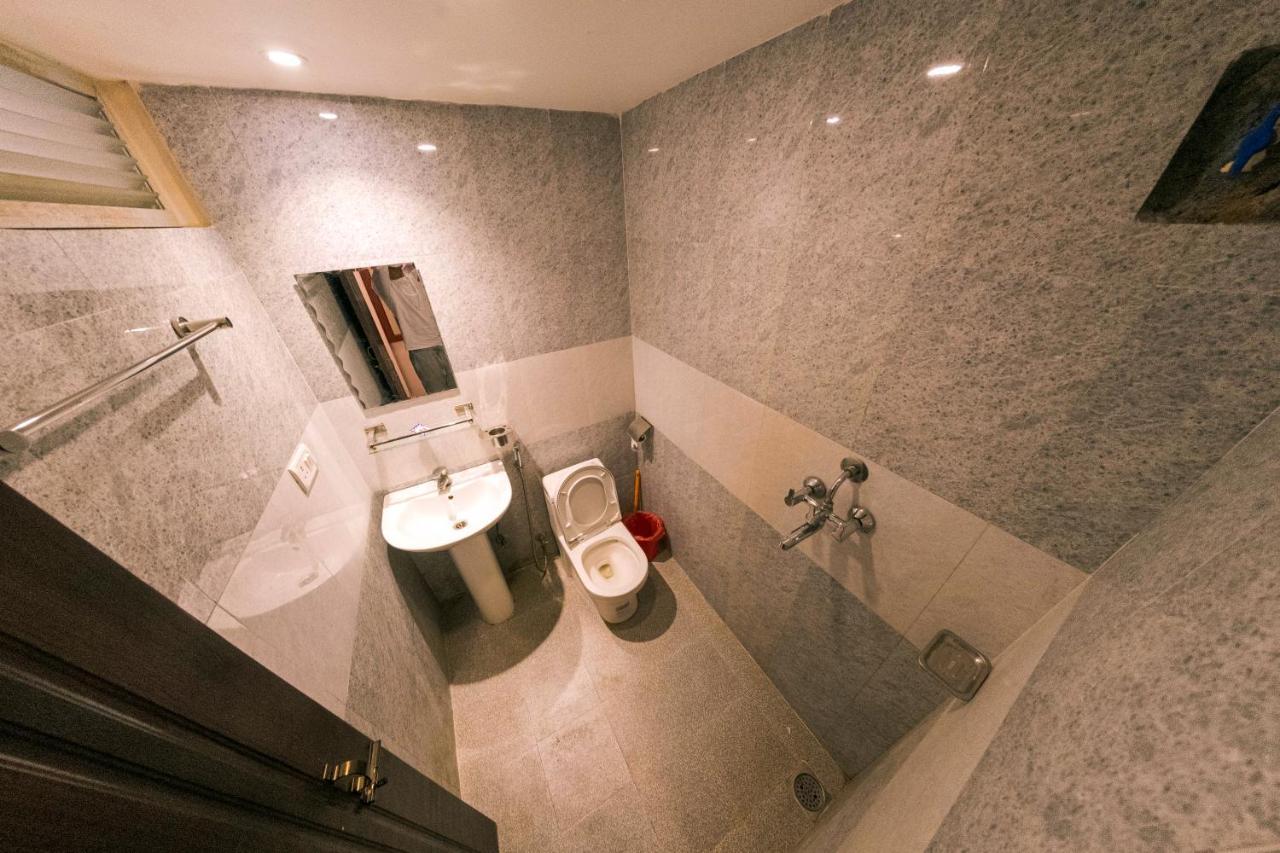 Hotel Chhimeki Kathmandu Bagian luar foto