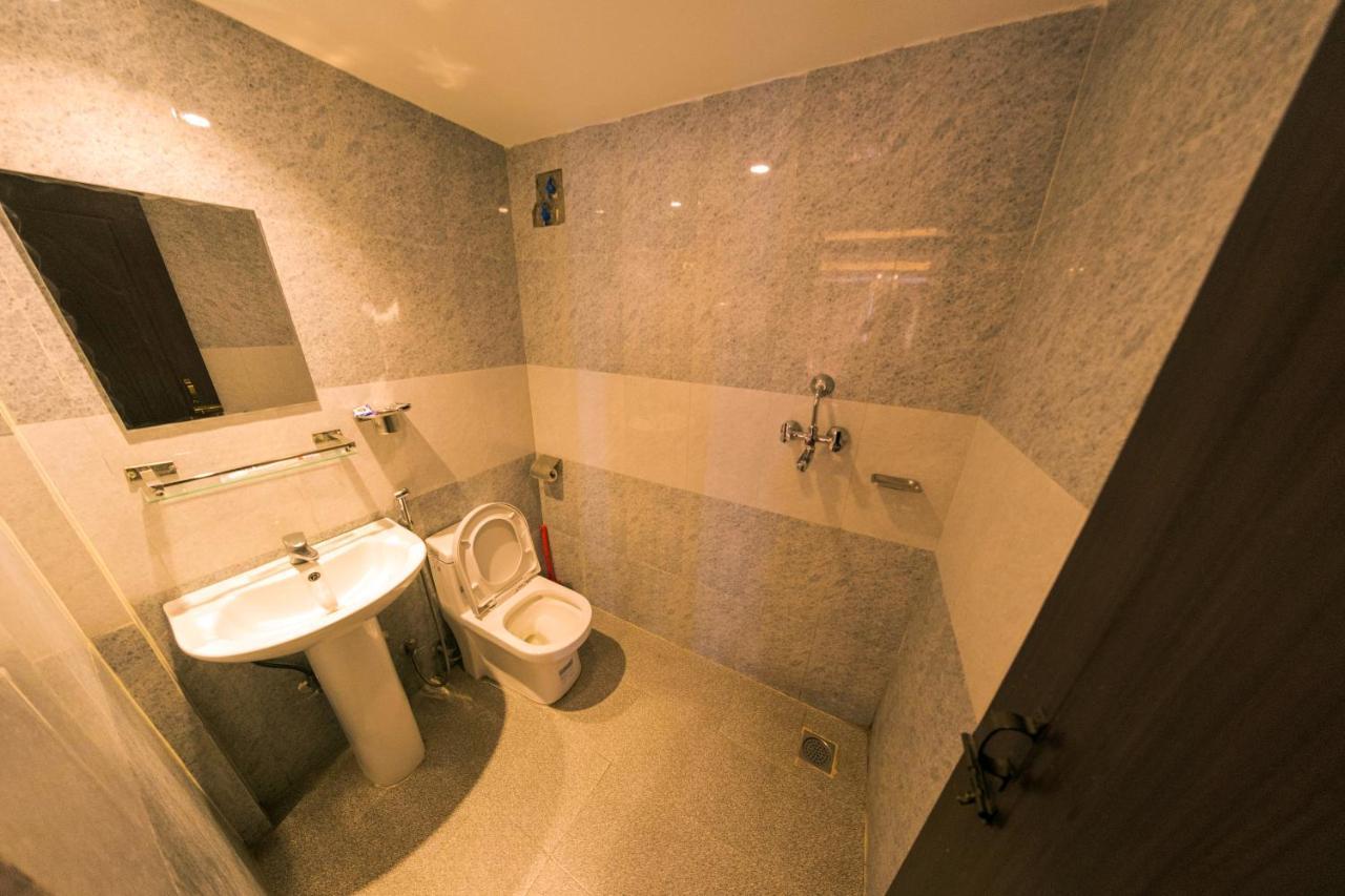 Hotel Chhimeki Kathmandu Bagian luar foto