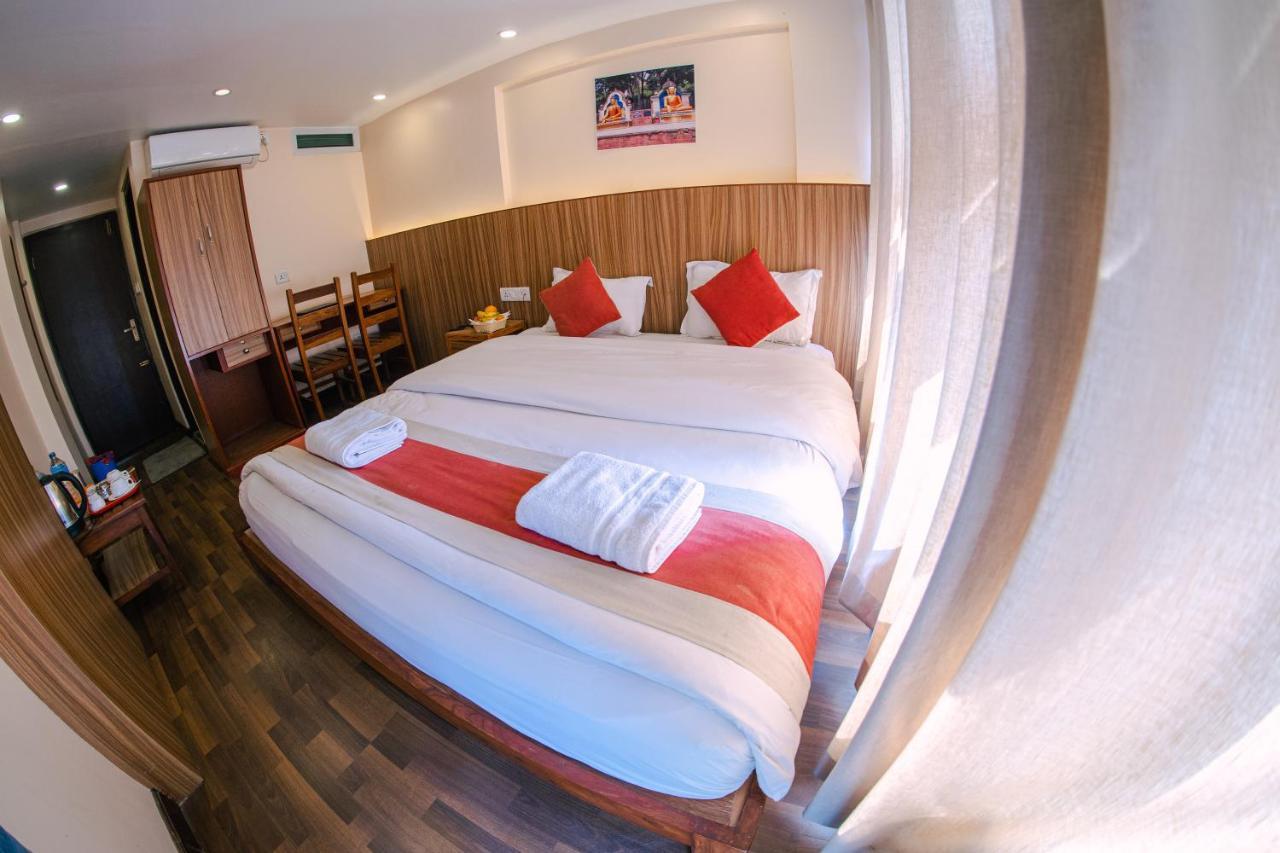 Hotel Chhimeki Kathmandu Bagian luar foto