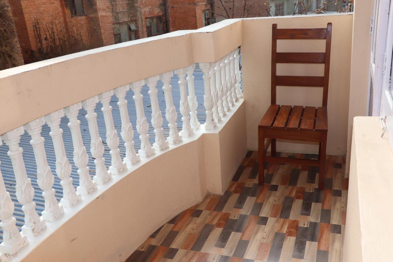 Hotel Chhimeki Kathmandu Bagian luar foto
